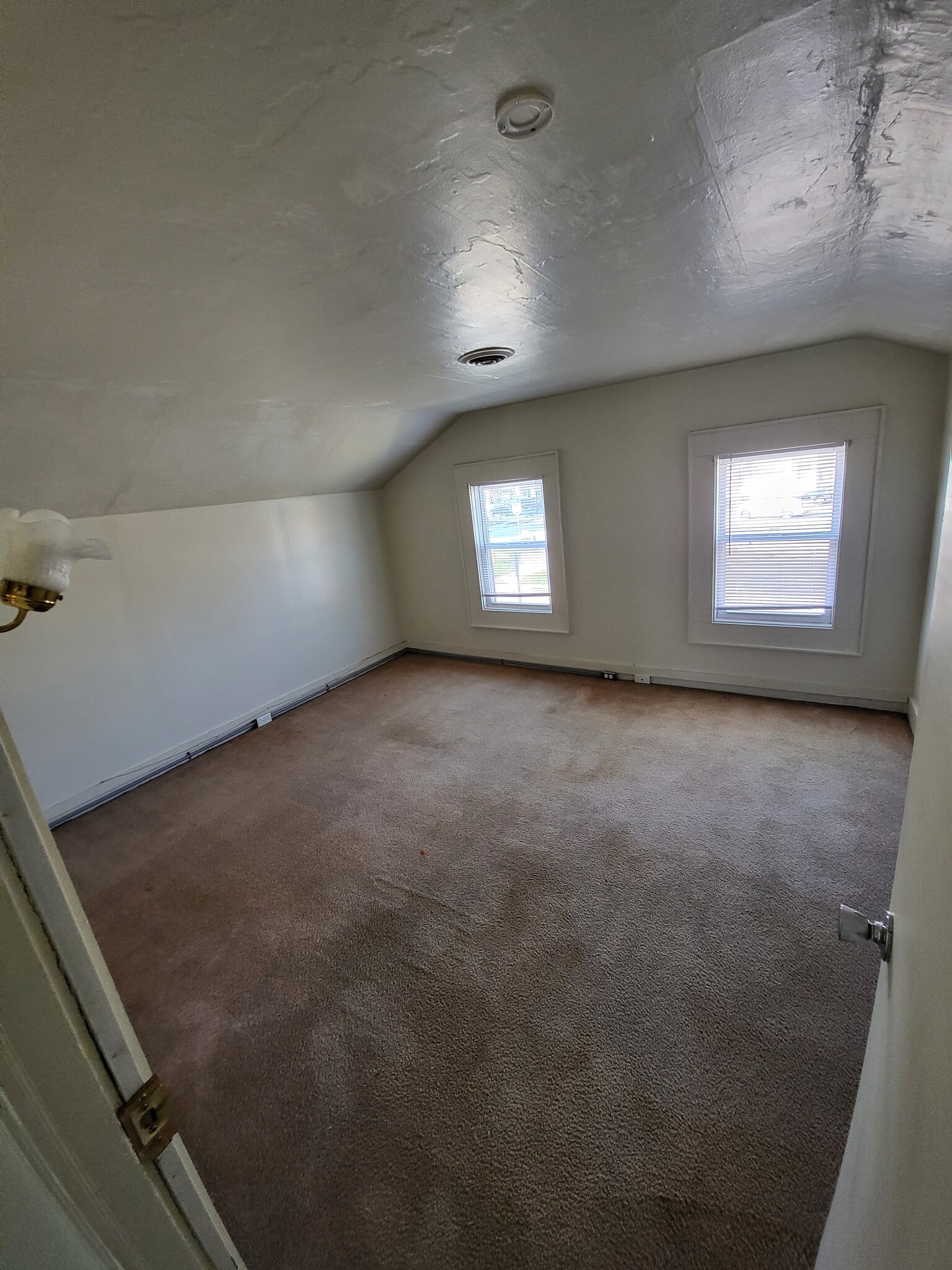 Building Photo - 211 S Marr St