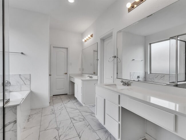 Building Photo - 2531 Sandbar Shark Ct