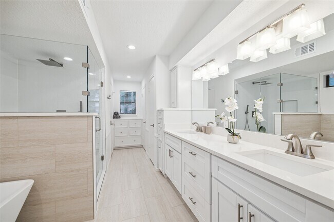 Building Photo - 89 Towering Pines Dr