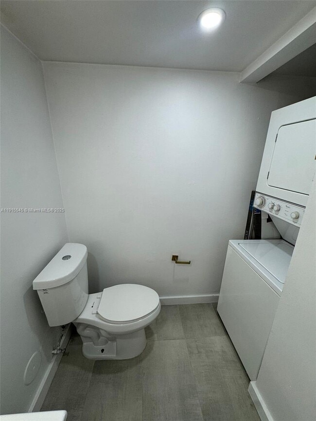 Building Photo - 20860 San Simeon Way