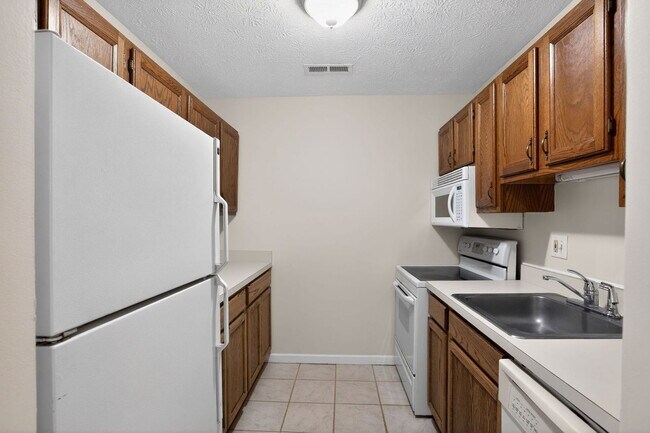 Building Photo - 23252 Chestnut Oak Ct