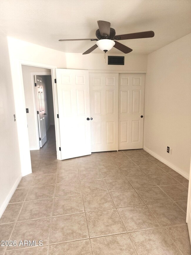 Building Photo - 7545 W Kerry Ln