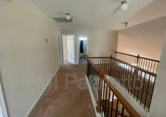 Building Photo - 121 Rossmore Dr
