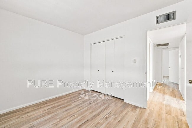 Building Photo - 2604 W Ellis Dr