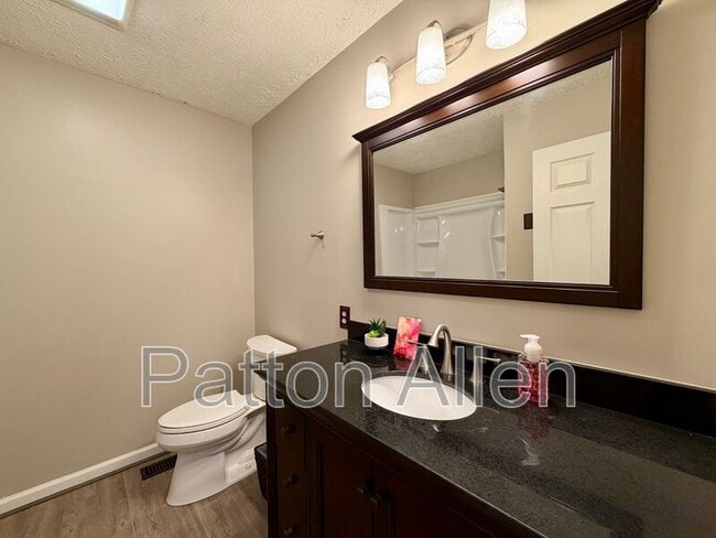 Building Photo - 689 New Haw Creek Rd