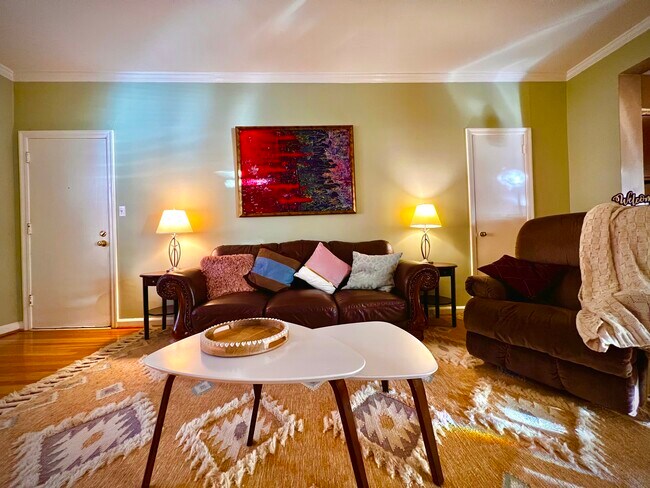 Building Photo - 430 Lindbergh Dr NE