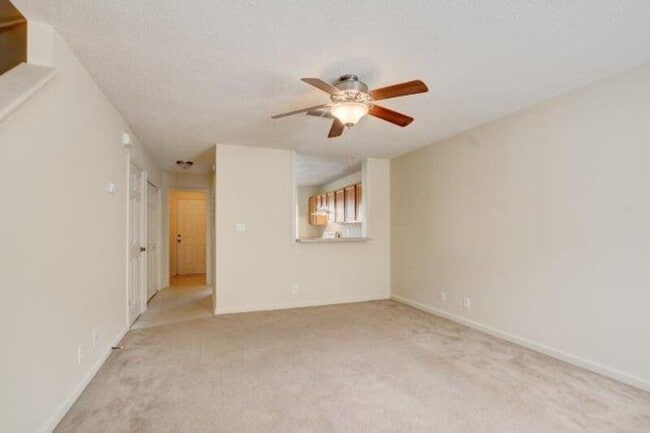 Building Photo - 299 Raleigh Dr