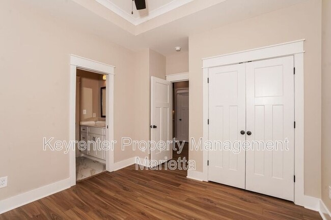 Building Photo - 205 Emberwood Way