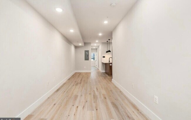 Building Photo - 2011 Benning Rd NE