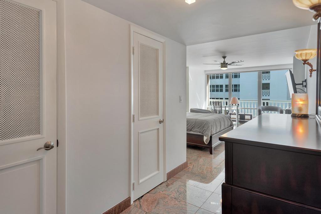 Building Photo - 4020 Galt Ocean Dr