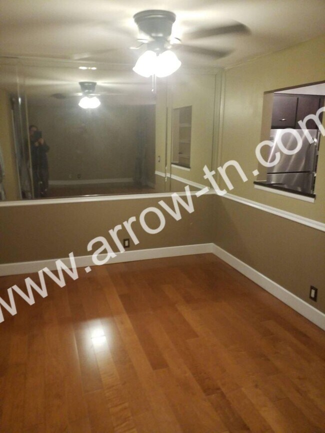 Building Photo - Great 1 bedroom, 1 bathroom condo in the h...