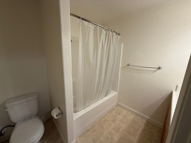 Building Photo - Downtown Templeton (3/2) - Must See!!