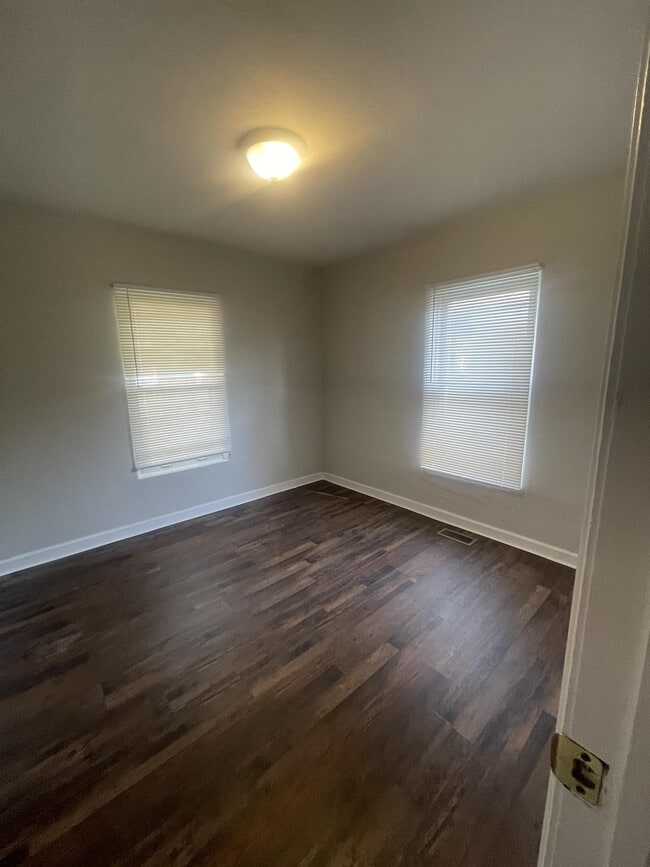 Building Photo - 2644 Foltz St