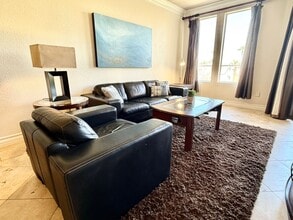Building Photo - **MOVE-IN-SPECIAL $500 OFF 1st MO RENT** M...