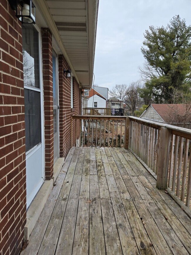 Building Photo - 401 Springhill Dr