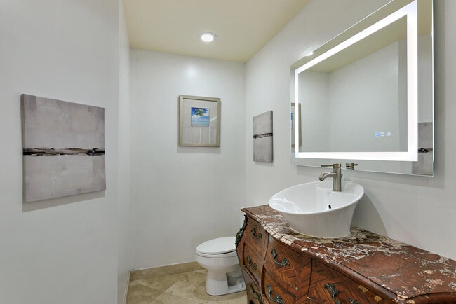 Building Photo - 250 S Ocean Blvd