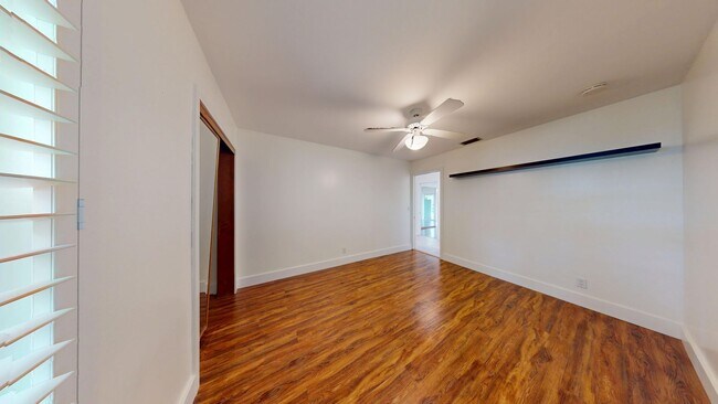 Building Photo - 3BR/ 3BA Pool Home   *Near Burns Rd Aquatic Center & Park * No HOA * 12+ Month Lease Options Avai...