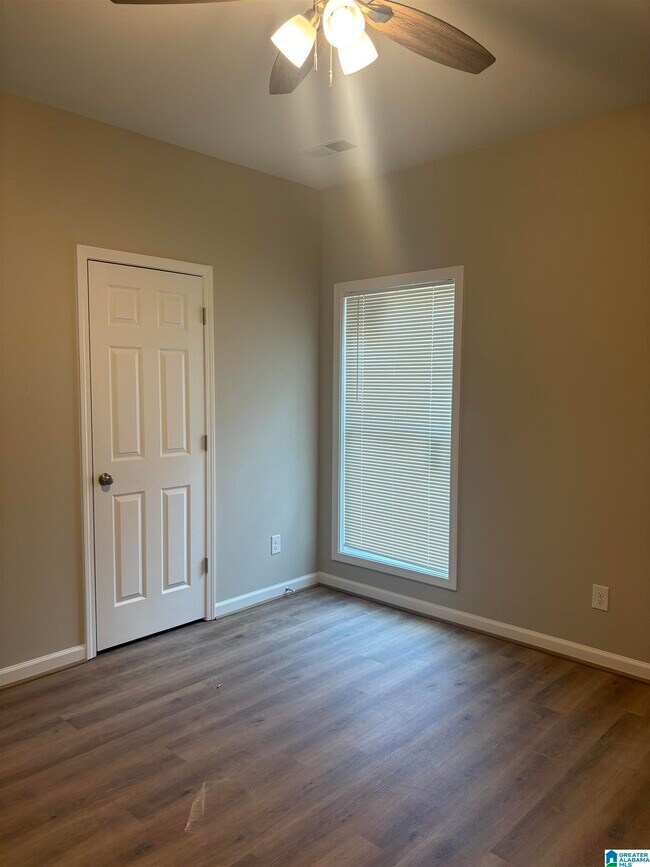 Building Photo - 1107 Cherry Cir