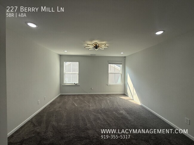 Building Photo - 227 Berry Ml Ln