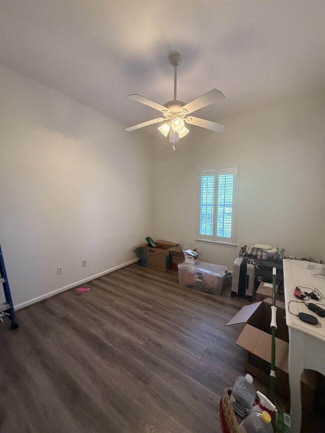 Building Photo - 8618 Milford Ct