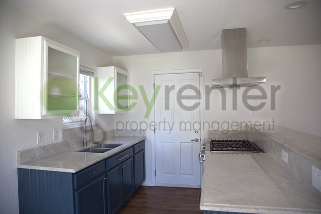Building Photo - 9024 Alderson Ave