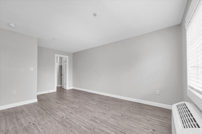 Building Photo - 406 S Cedar Ave