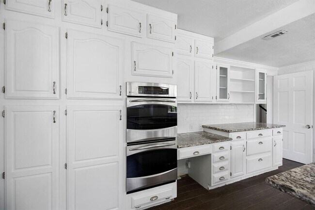 Building Photo - 3424 S MacGregor Way
