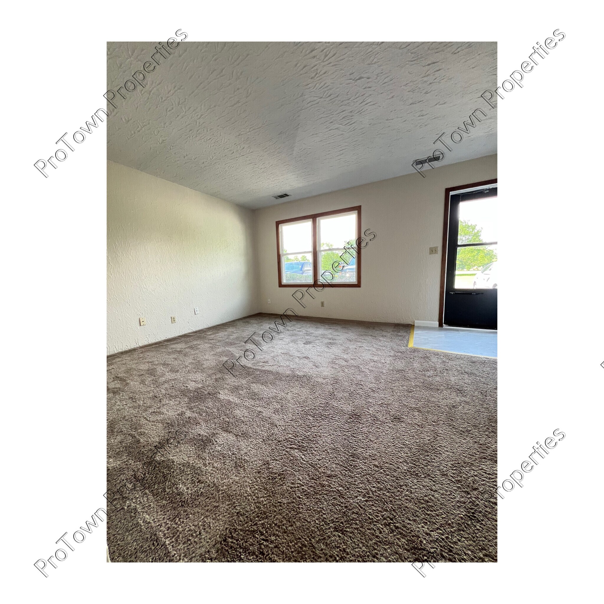 Building Photo - 698 Meadowood Ln