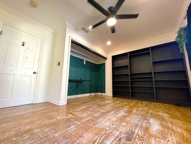 Building Photo - Custom 3-Bed, 2.5 -Bath Retreat with Luxur...
