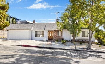 Building Photo - 4420 Lowell Ave