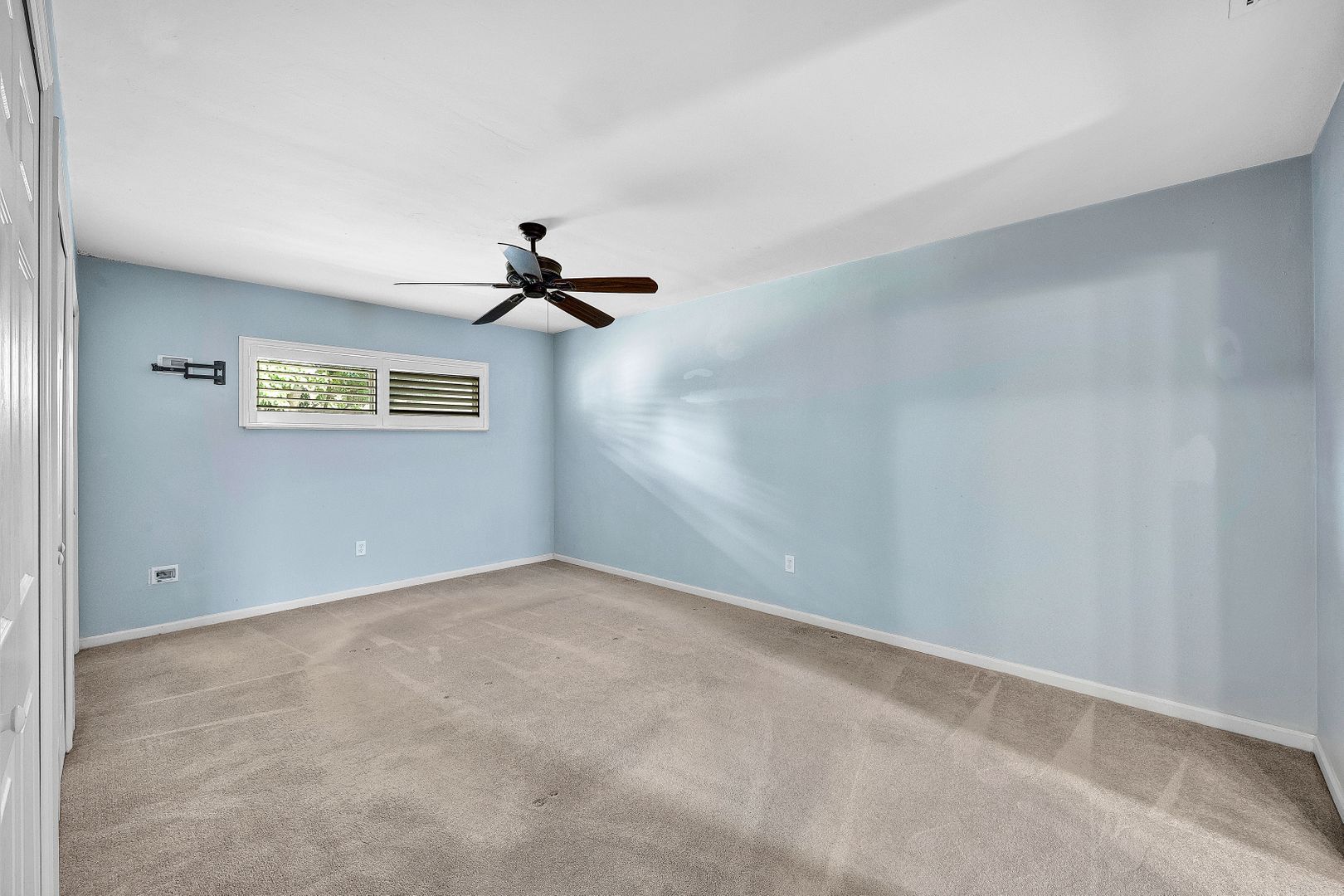 Building Photo - 4280 Island Cir