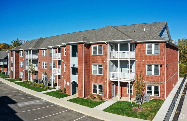 Primary Photo - Whispering Creek Apartments