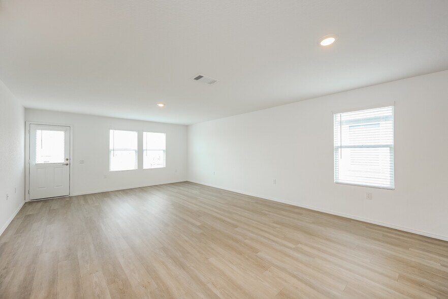 Building Photo - 11915 Cink Dr