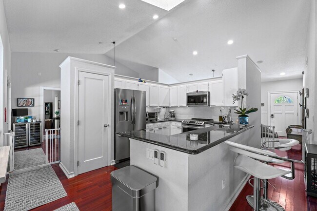 Building Photo - 744 Windflower Ct