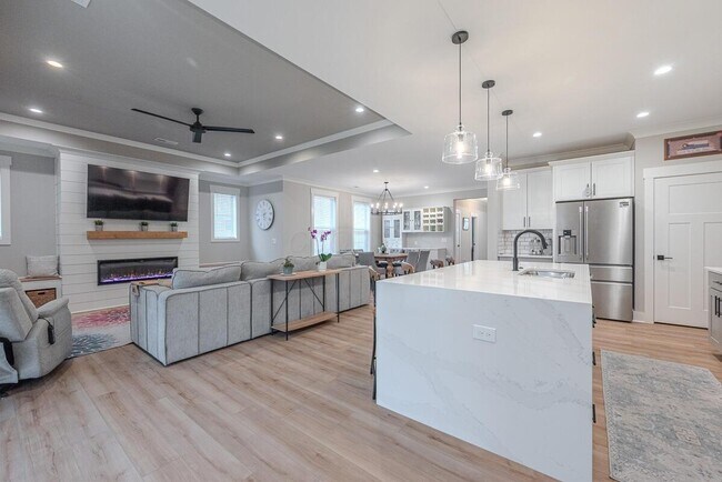 Building Photo - 8838 Eliot Dr