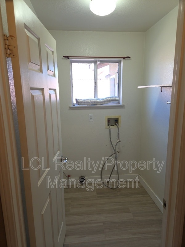 Building Photo - 22817 Windwood Ln