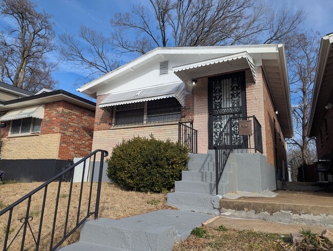 Primary Photo - Full Renovation, Beautiful, Stone Counters...