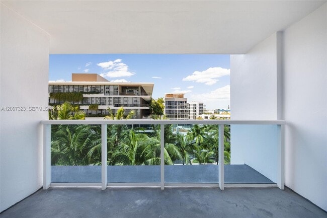 Building Photo - 2301 Collins Ave