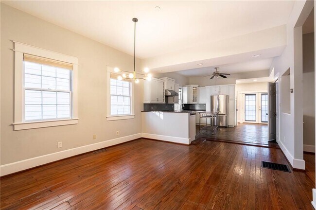 Building Photo - 311 Josephine St NE