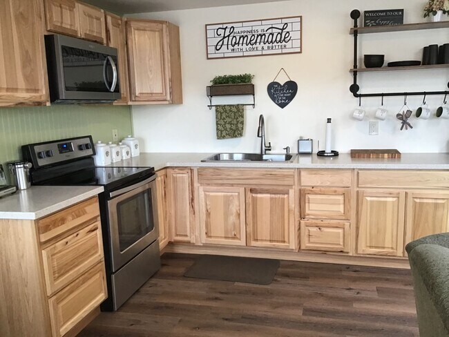 Building Photo - For Rent: Fully Furnished Barndominium downstairs unit 1 bedroom 1 bath on a Tumalo Ranch