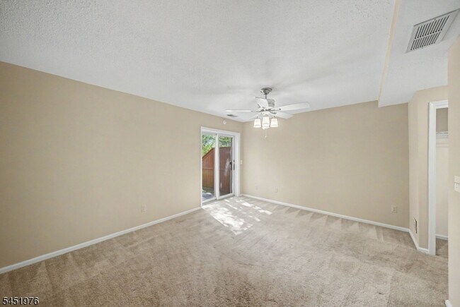 Building Photo - 24 Pine Hollow Ct