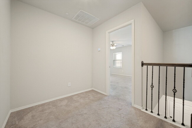 Building Photo - 3304 Becker Dr