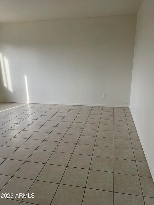 Building Photo - 4040 N Montgomery Cir