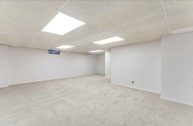 Building Photo - 2920 W Hadden St