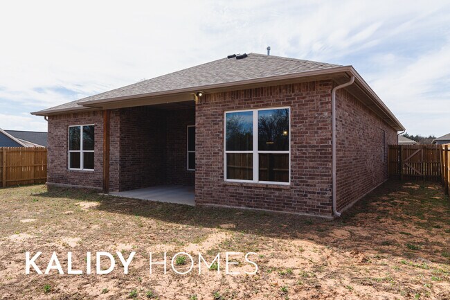 Building Photo - 512 Remington Ave