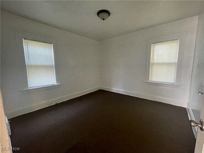 Building Photo - 843 Rondel Rd