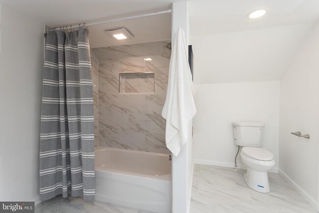 Building Photo - 16742 Ridge Rd