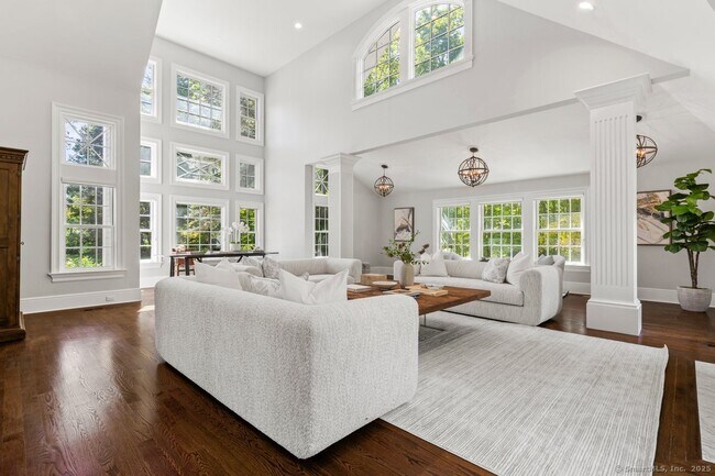 Building Photo - 1421 Oenoke Ridge