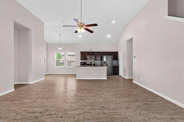 Building Photo - 710 Woodcrest Dr