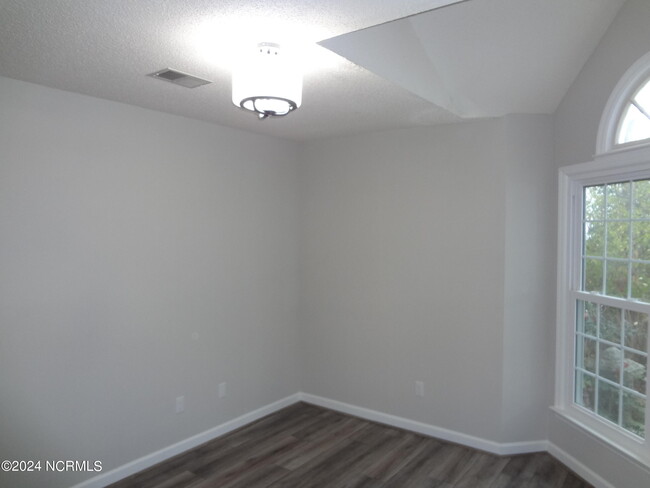 Building Photo - 107 Gates Dr